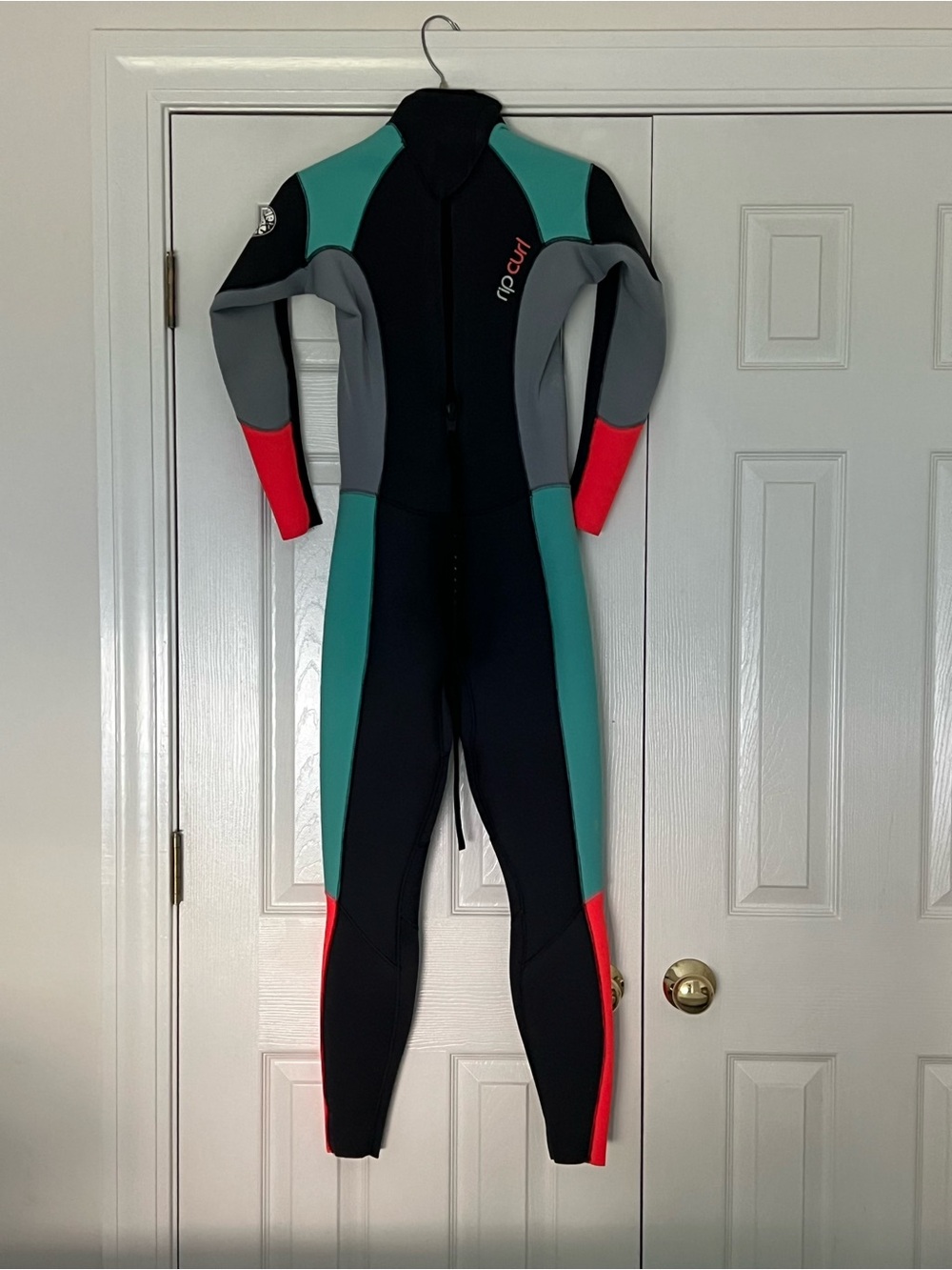 EUC. Wetsuit. Rip Curl Women's Full-Body Neoprene wetsuit